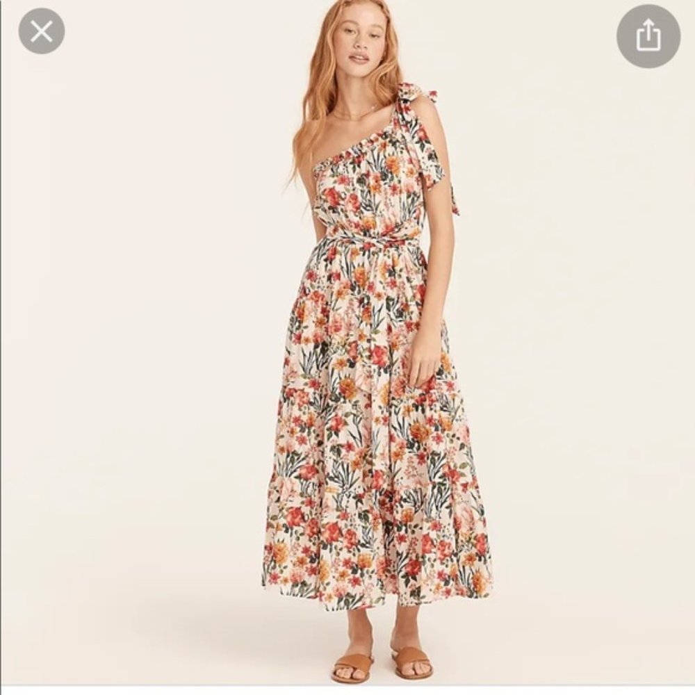 One-shoulder beach dress in vintage floral